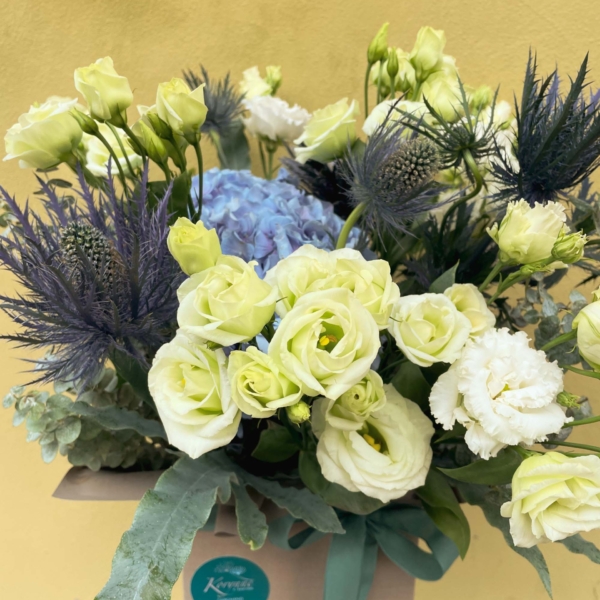 composizione fiori lisianthus ortensie eucalipti