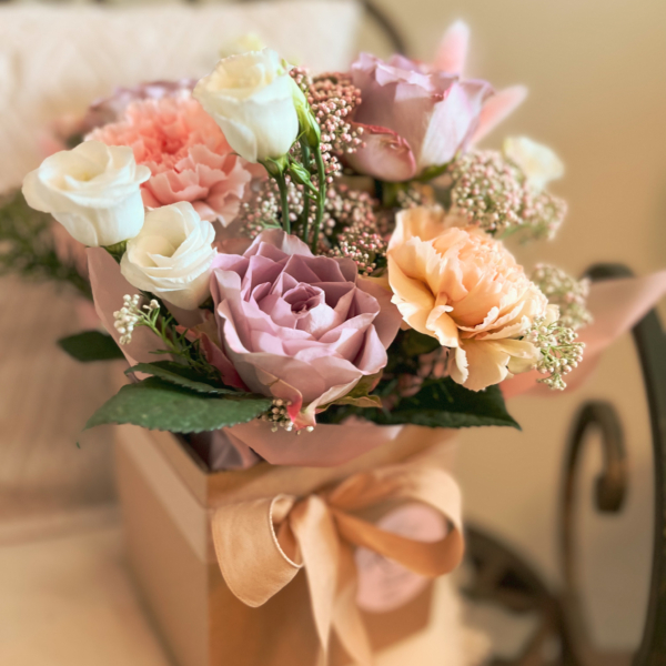 Flowers box lilla rose fiori freschi